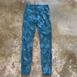 Lululemon speed it up tight